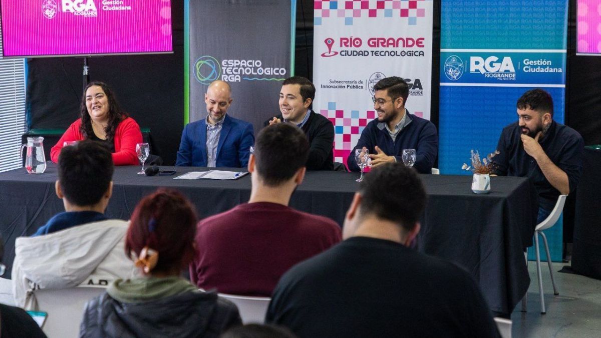 Se realizó la presentacion del programa universitario de formación en desarrollo de videojuegos
