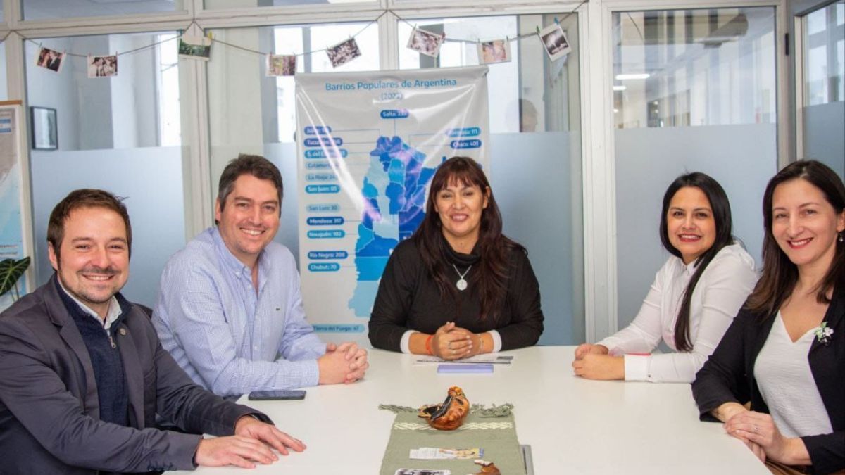  El Intendente Pérez presentó el proyecto para la segunda etapa de las obras del RENABAP