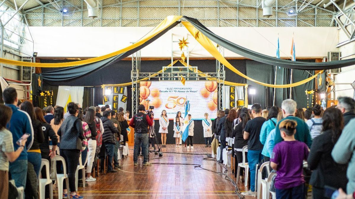 La Escuela Provincial Nº 7 “El Abrazo de Maipú” celebró su 50° aniversario 