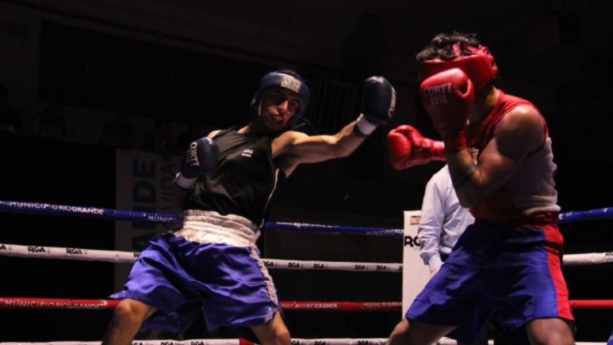 Ante un gimnasio repleto, se realizó la primera velada de boxeo del año