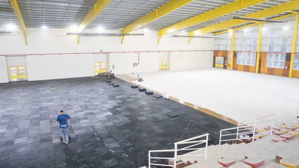 Se están realizando los trabajos finales en la obra del nuevo gimnasio polideportivo del barrio Río Pipo
